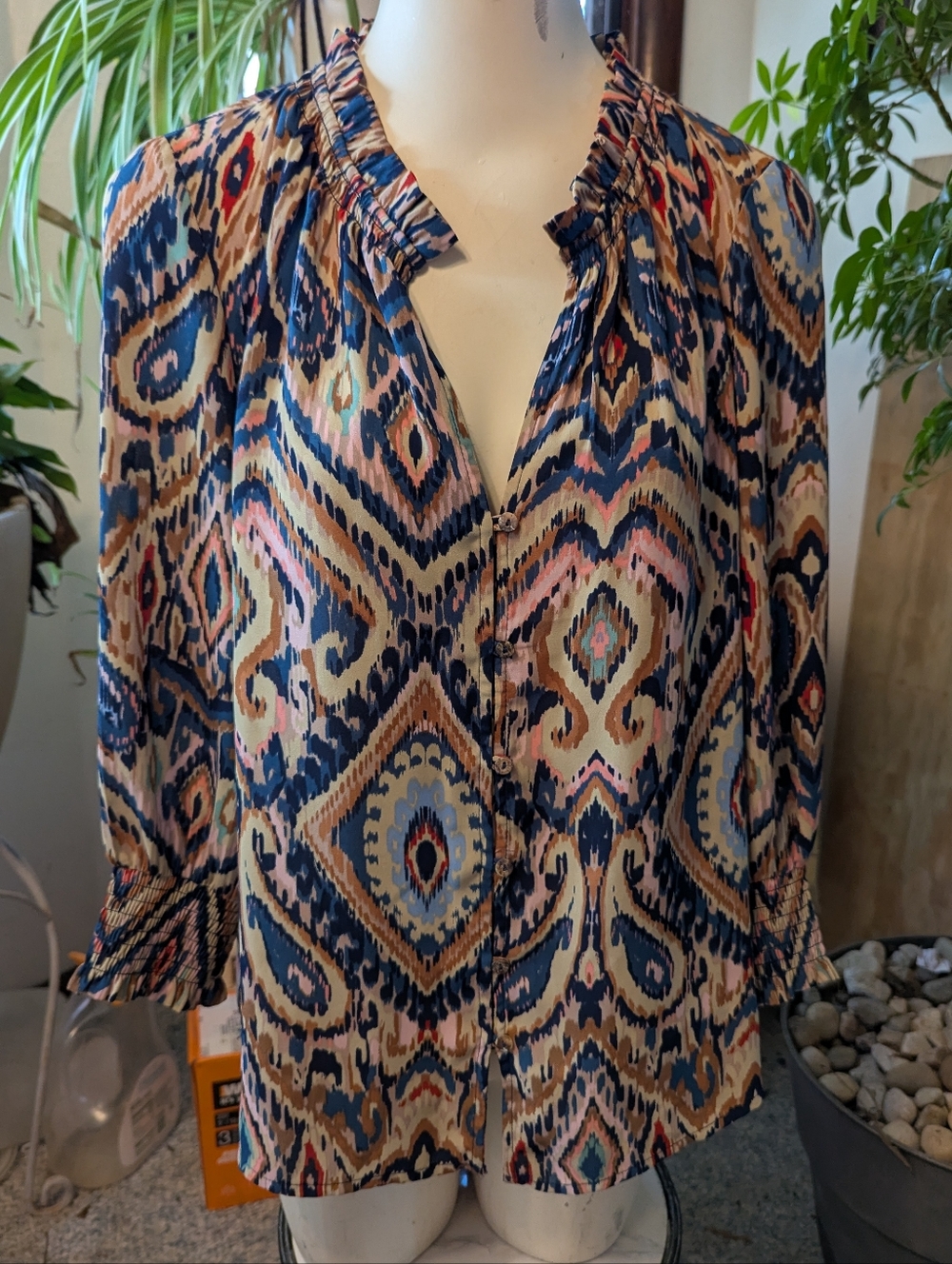 Exc Vneck DR2 Ruffled Vneck Shirred Cuffs Button Loop Closure Polyester Blouse M